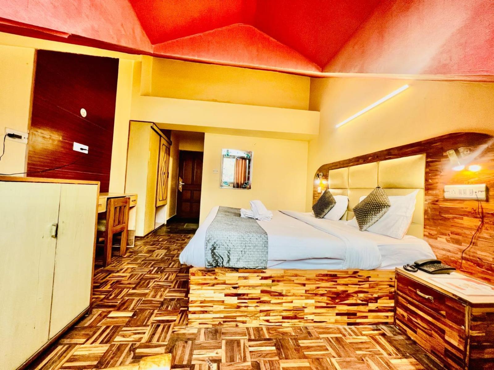 Hotel Kalinga Grand - Luxury Comfort !! Travellers Delight !! Budget Friendly !! Prime Location !! Guest Favourite Manali  Luaran gambar