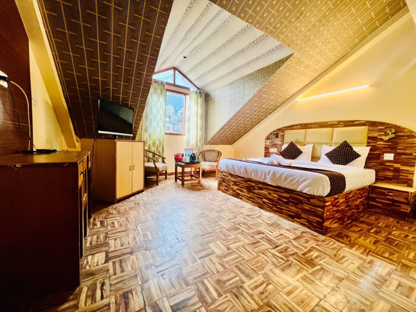 Hotel Kalinga Grand - Luxury Comfort !! Travellers Delight !! Budget Friendly !! Prime Location !! Guest Favourite Manali  Luaran gambar