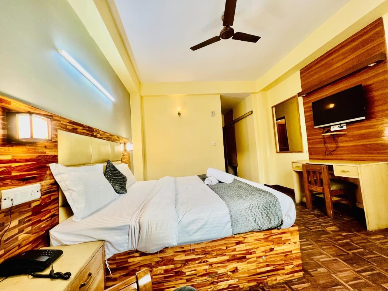 Hotel Kalinga Grand - Luxury Comfort !! Travellers Delight !! Budget Friendly !! Prime Location !! Guest Favourite Manali  Luaran gambar