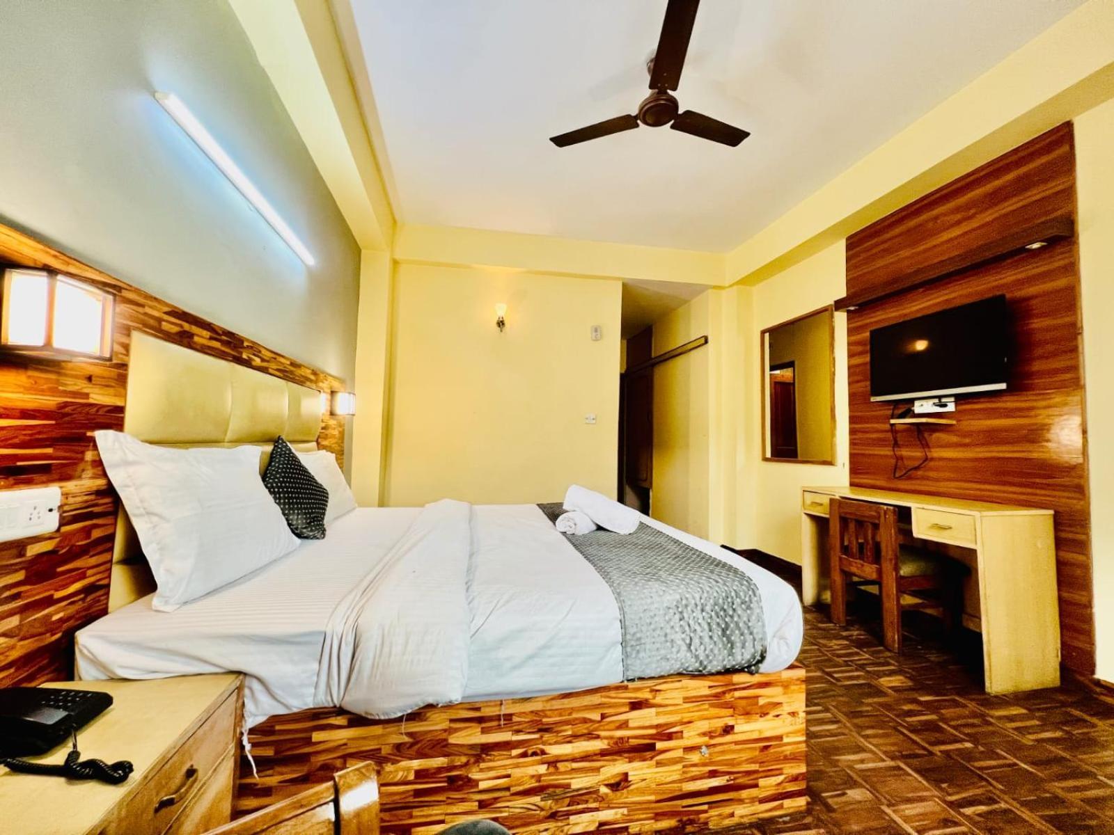 Hotel Kalinga Grand - Luxury Comfort !! Travellers Delight !! Budget Friendly !! Prime Location !! Guest Favourite Manali  Luaran gambar