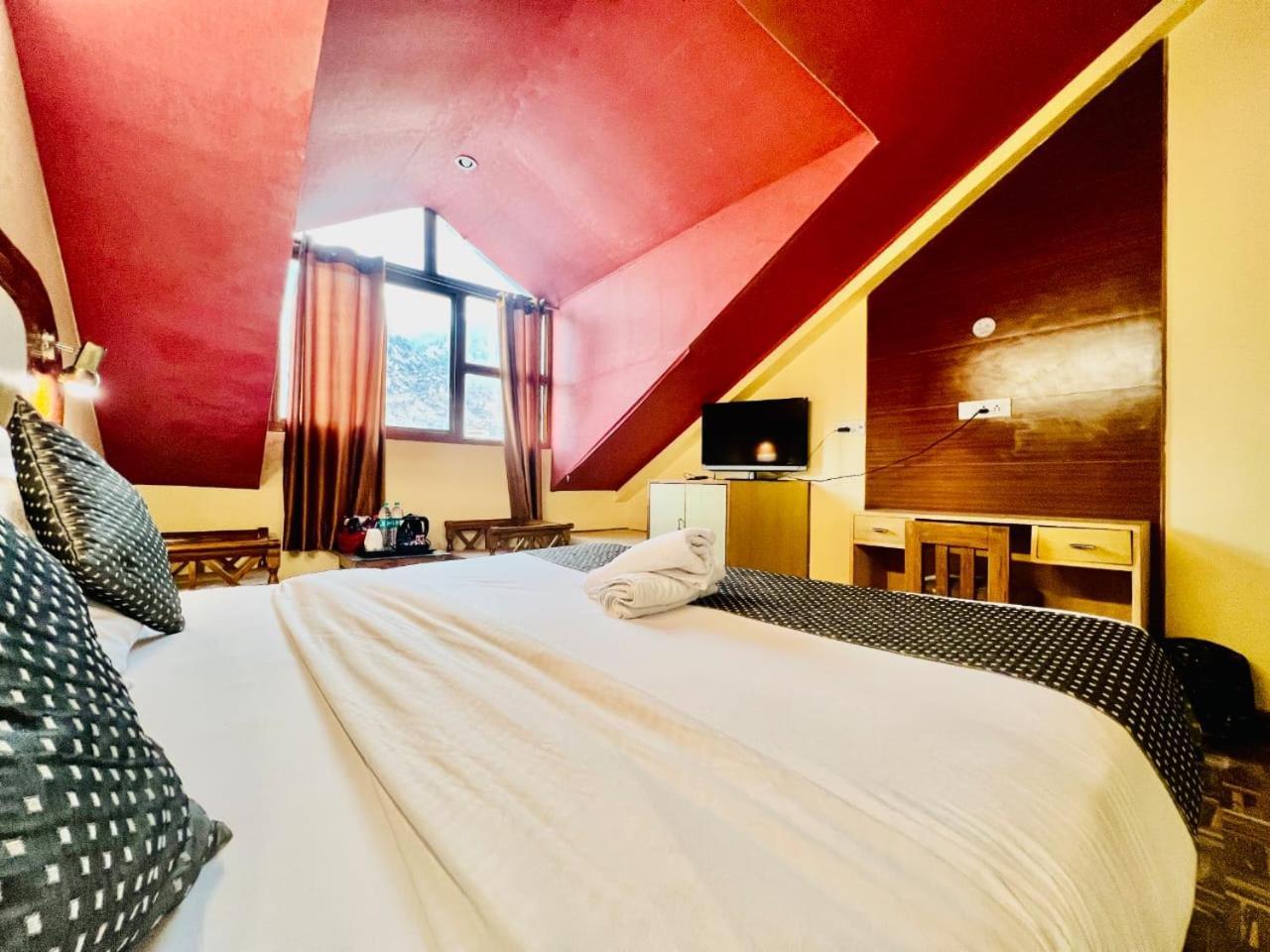 Hotel Kalinga Grand - Luxury Comfort !! Travellers Delight !! Budget Friendly !! Prime Location !! Guest Favourite Manali  Luaran gambar